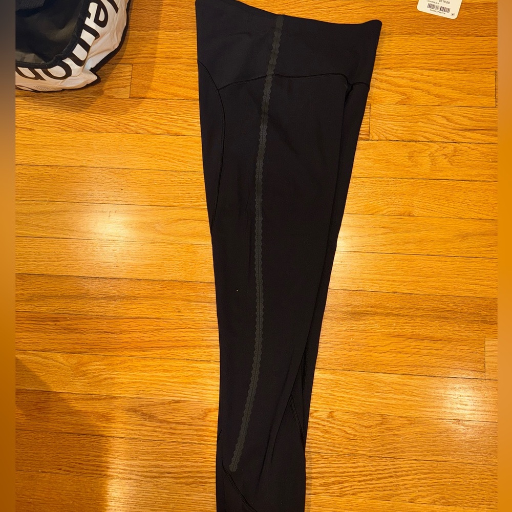 Lululemon Stop Drop & Squat Tight 28"- size 4- black - Picture 8 of 11